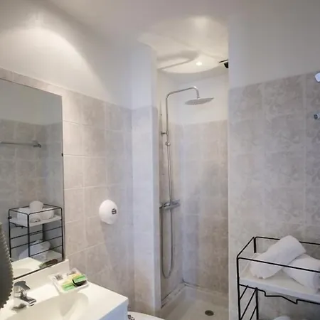 Des 2 Nations Hotel 2*