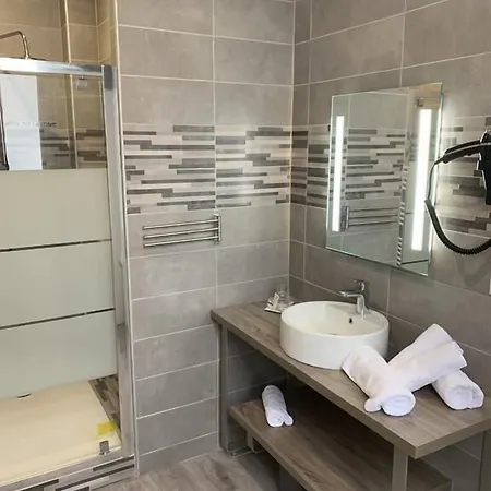 Des 2 Nations 2* Bagnères-de-Luchon